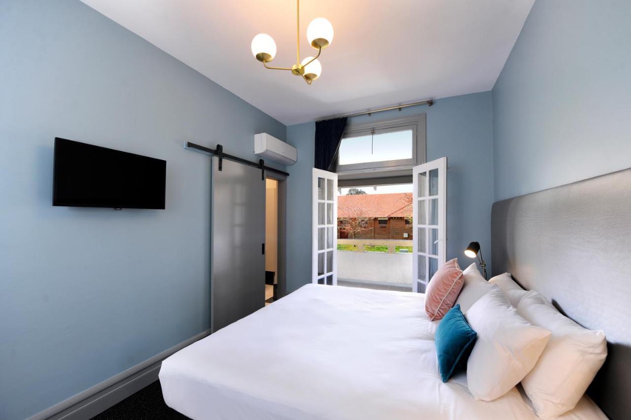 The Stirling Arms Hotel Пърт Екстериор снимка