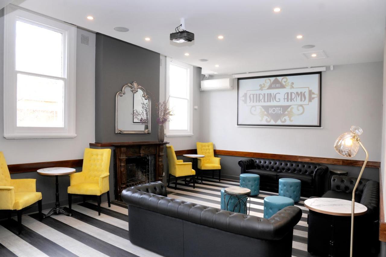The Stirling Arms Hotel Пърт Екстериор снимка