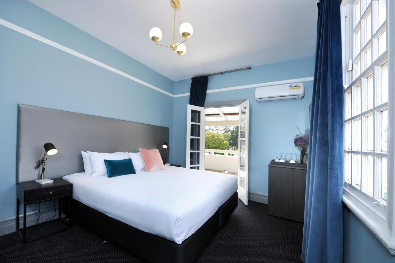 The Stirling Arms Hotel Пърт Екстериор снимка